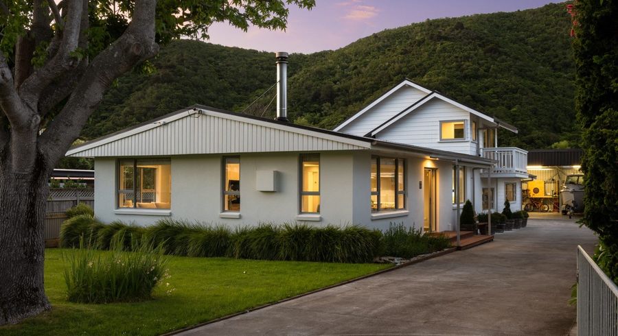  at 22 Beach Road, Waikawa, Picton