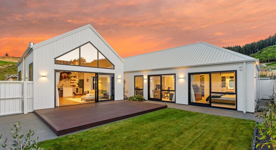  at 2 Emeline Chapman Drive, Cashmere, Christchurch City, Canterbury