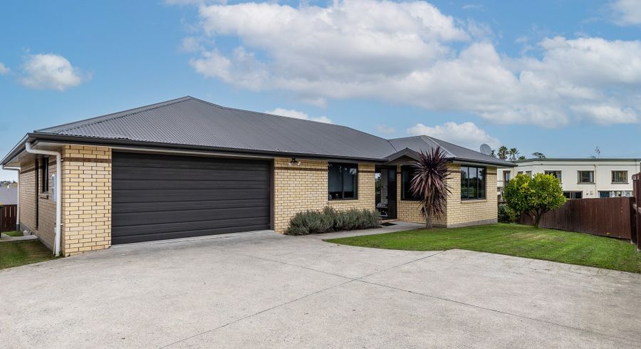  at 11B Sharaleigh Place, Grandview Heights, Hamilton