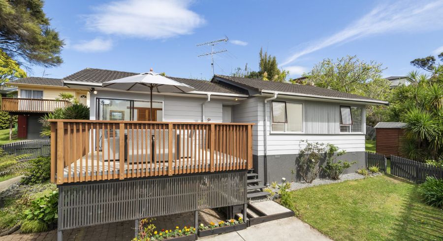  at 31 Contessa Drive, Glenfield, Auckland