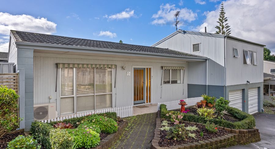  at 13 Davita Place, Farm Cove, Auckland