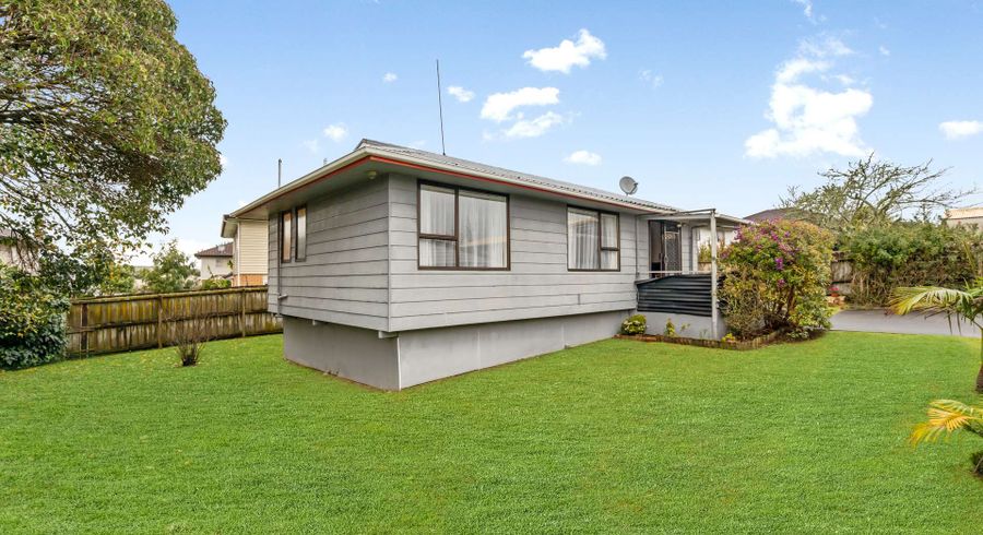  at 2/38 Barrys Road, Glendene, Auckland