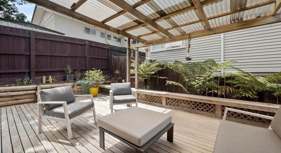  at 1 Greenvalley Rise, Glenfield, North Shore City, Auckland