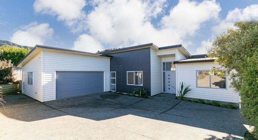  at 18 Cosgrove Rise, Riverstone Terraces, Upper Hutt, Wellington