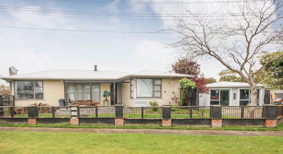  at 8 Flint Street, Milson, Palmerston North, Manawatu / Whanganui