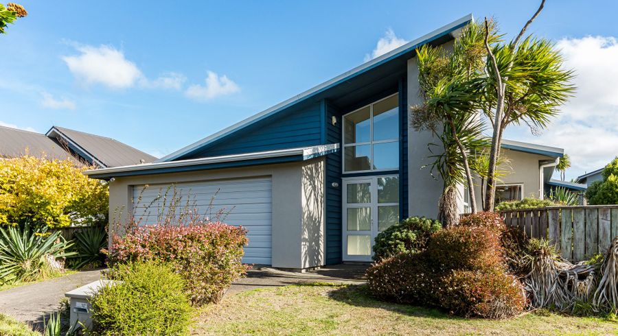  at 6 Routeburn Avenue, Aotea, Porirua, Wellington