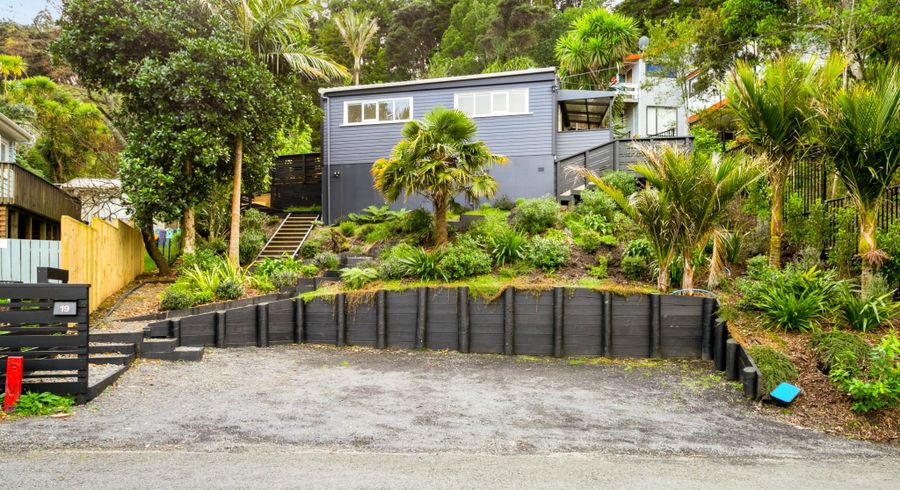 at 19 Laingholm Drive, Laingholm, Waitakere City, Auckland