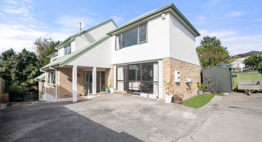  at 2/12 Patons Road, Howick, Auckland