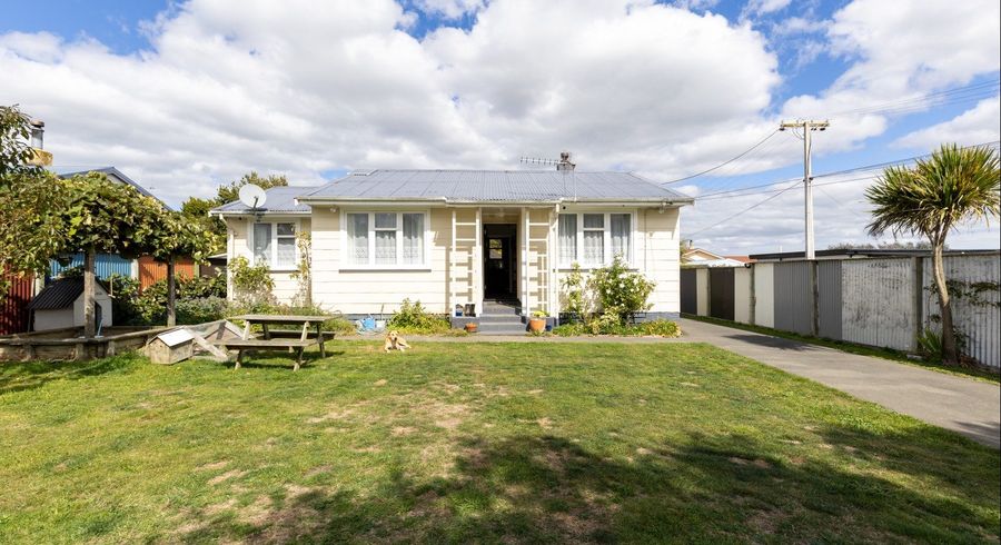  at 12 Collins Crescent, Feilding, Feilding