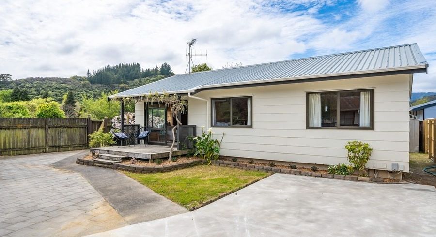  at 33b Gemstone Drive, Birchville, Upper Hutt, Wellington