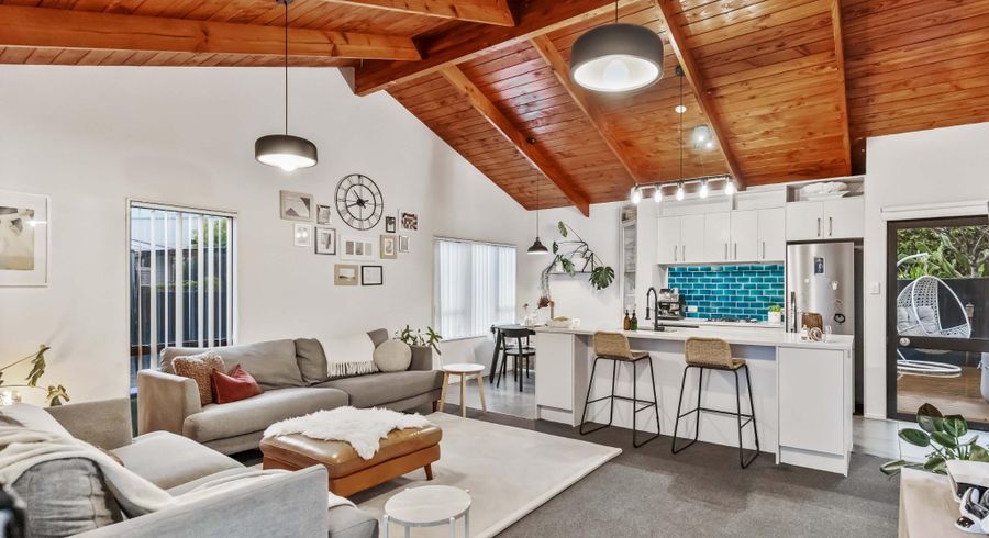  at 1/6 Daytona Road, Henderson, Auckland