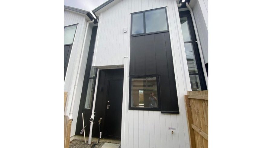  at 5/28 Smythe Road, Henderson, Auckland