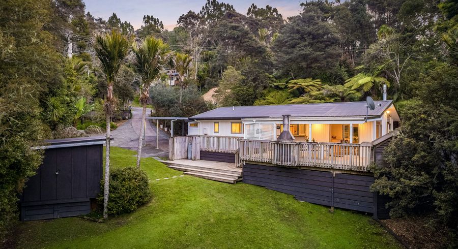  at 146 Laingholm Drive, Laingholm, Waitakere City, Auckland