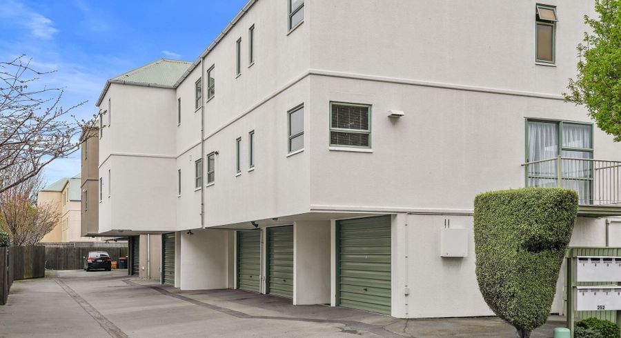  at 2/252 Worcester Street, Christchurch Central, Christchurch
