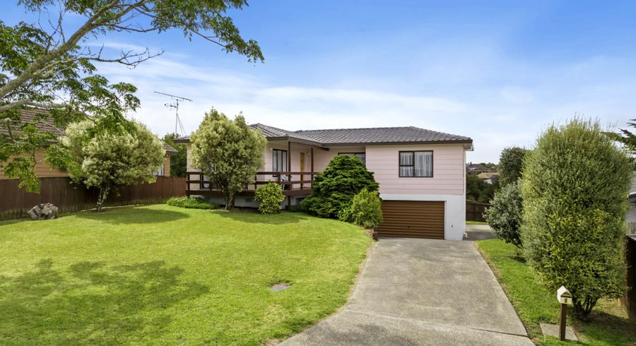  at 8 Coubray Place, Botany Downs, Auckland