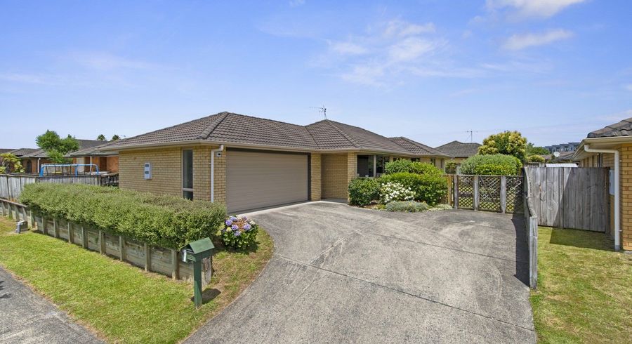  at 8 St Johns Avenue, Hamilton East, Hamilton