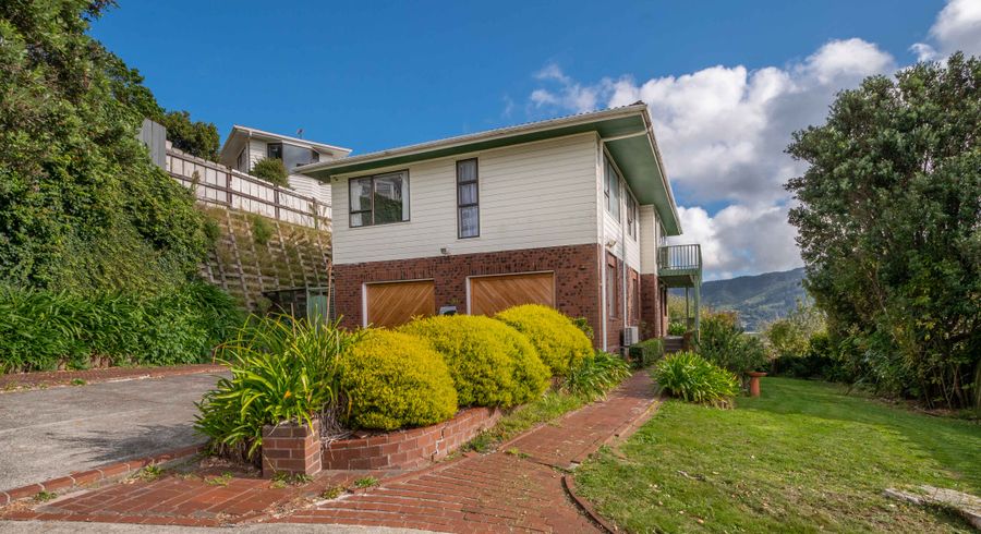  at 54 Woodman Drive, Tawa, Wellington