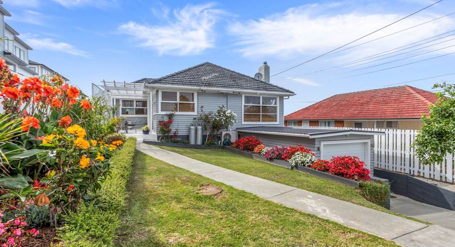  at 30 Hayr Road, Three Kings, Auckland