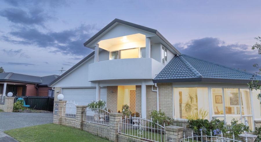  at 16 McCahill Views, Botany Downs, Manukau City, Auckland