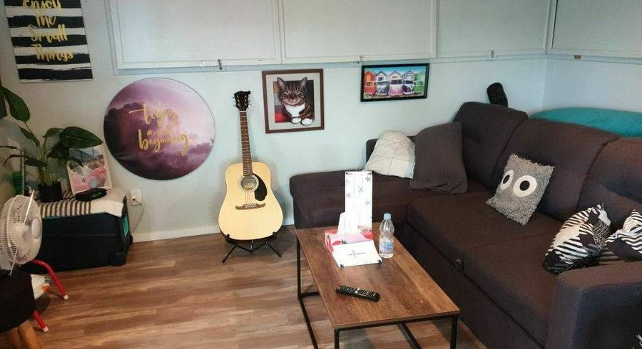  at 1 Glenbervie Cres, Massey, Waitakere City, Auckland
