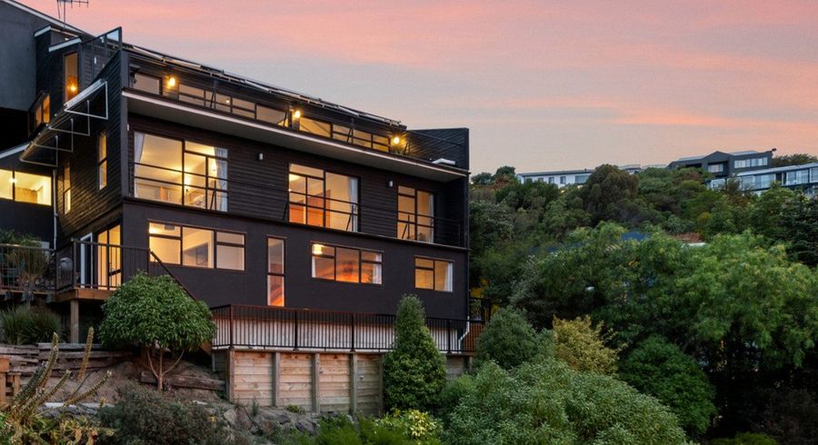  at 5 Osmond Lane, Mount Pleasant, Christchurch