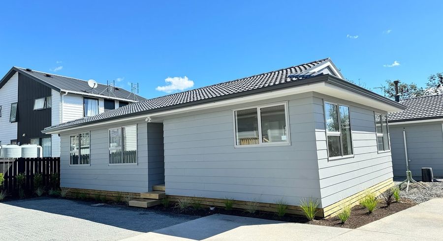 at 58B Cedar Heights Avenue, Massey, Waitakere City, Auckland