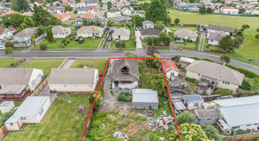  at 24 Paul Crescent, Fairfield, Hamilton