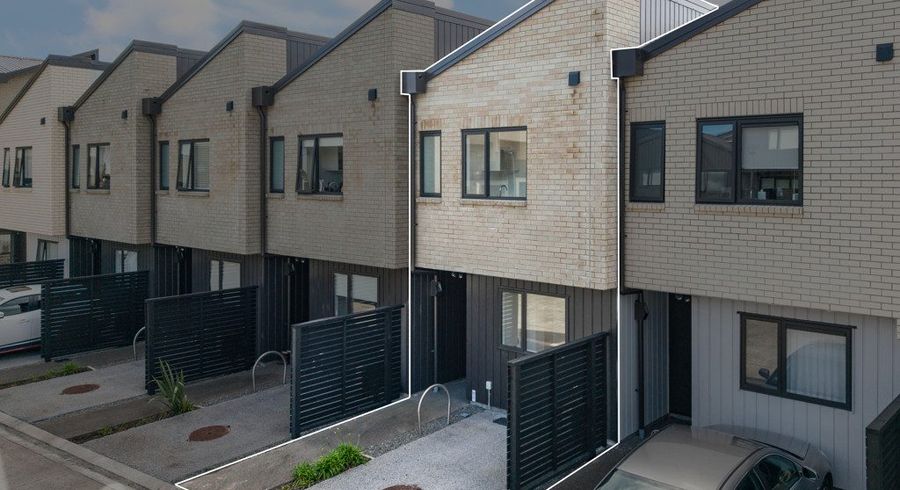  at 11/28 Westgate Drive, Westgate, Waitakere City, Auckland