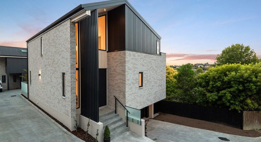  at 8A Serrata Place, Browns Bay, North Shore City, Auckland