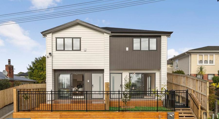  at 7B Valron Road, Te Atatu South, Auckland