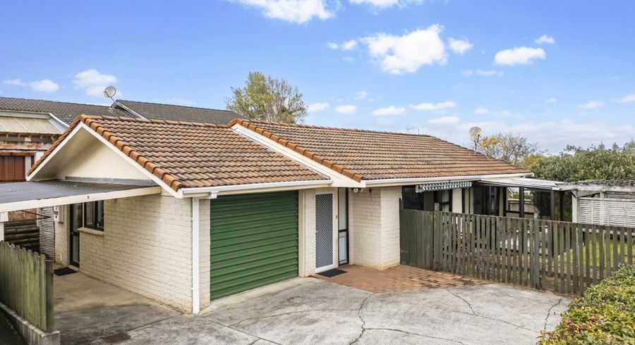  at 2/15 Clarke Road, Onehunga, Auckland City, Auckland