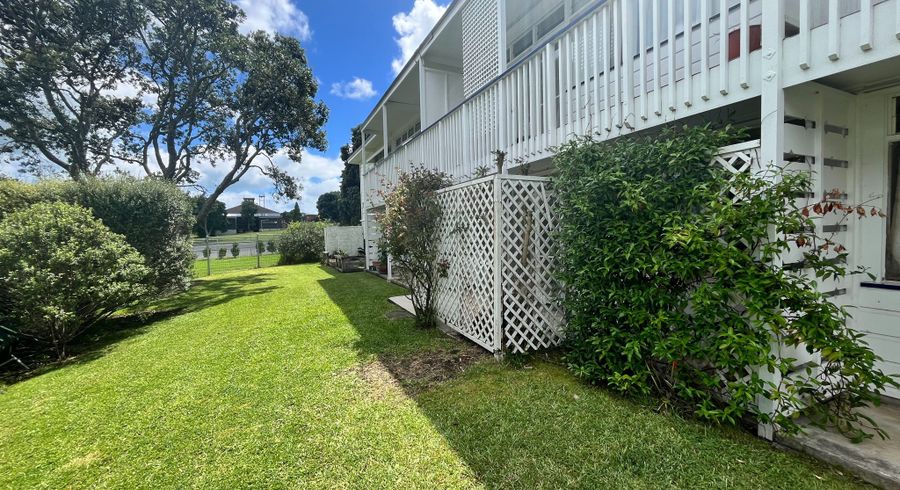  at 2/23 Mt Carmel Place, Meadowbank, Auckland City, Auckland