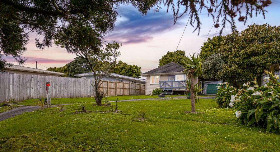  at 15 Paton Avenue, Te Atatu South, Auckland