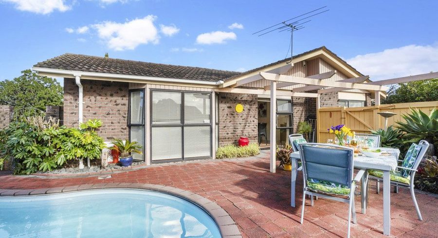  at 2 Mariposa Avenue, Lynfield, Auckland