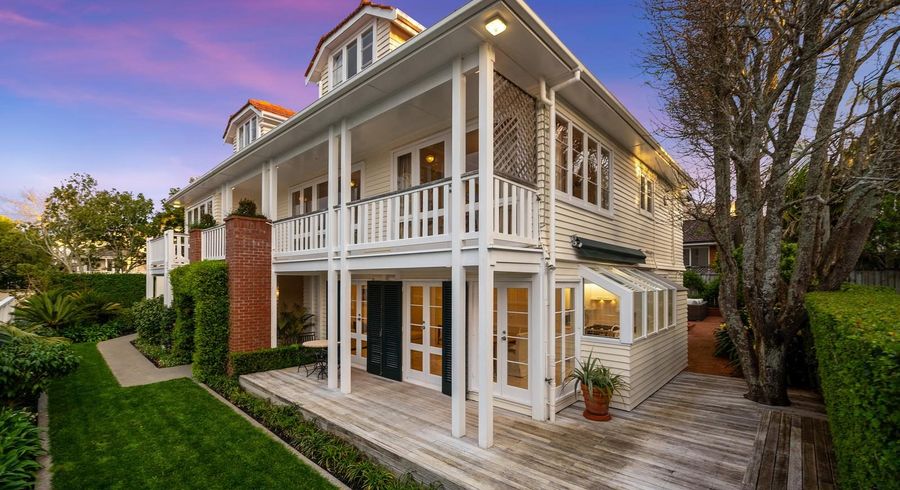 at 102A Kitchener Road, Milford, Auckland