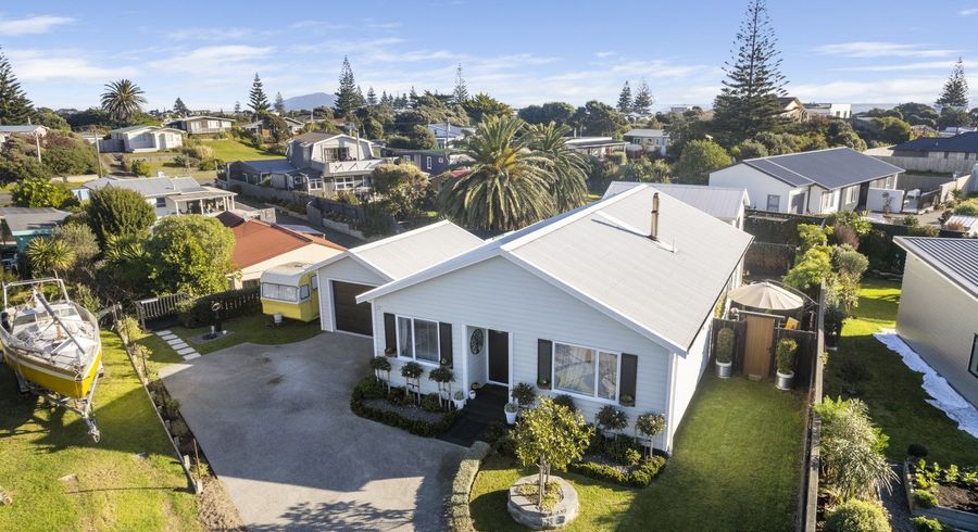  at 39 Seagrass Place, Otaki Beach, Otaki