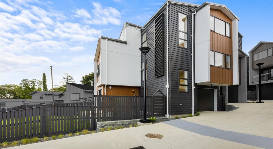  at Lot 11, 6 Woodhouse Place, West Harbour, Waitakere City, Auckland