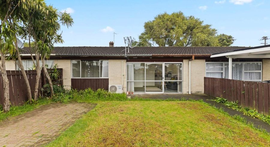  at 2/1 Plunket Avenue, Papatoetoe, Manukau City, Auckland