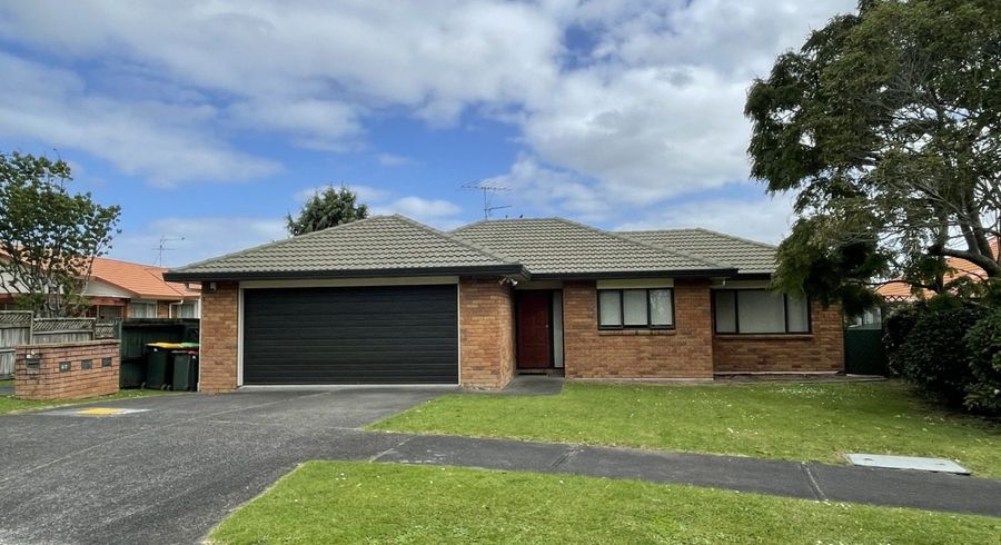  at 14 Gillett Place, Botany Downs, Manukau City, Auckland