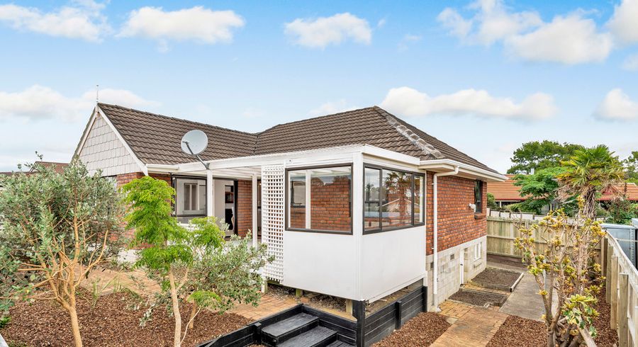  at 1/9 Majesty Place, Half Moon Bay, Auckland