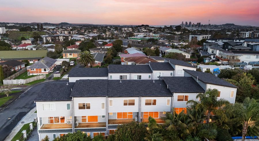  at 5 Liston Street, Northcote, North Shore City, Auckland