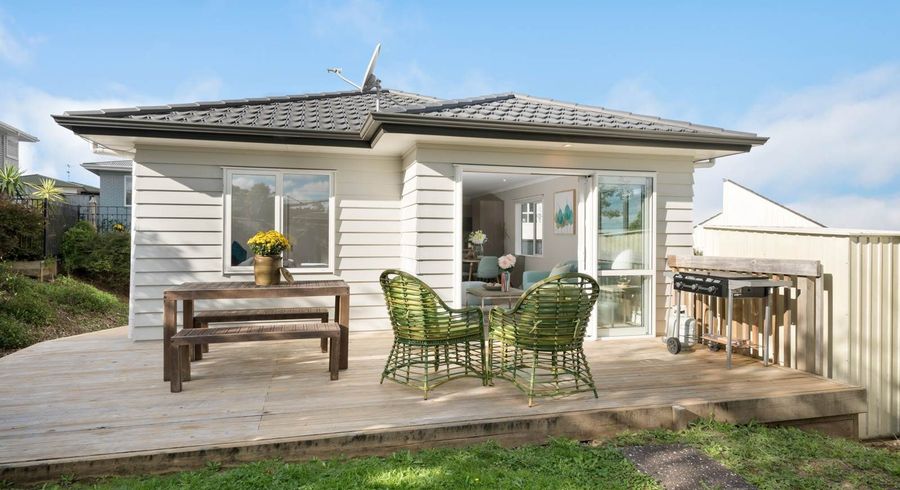  at 2/53 Monarch Avenue, Hillcrest, North Shore City, Auckland