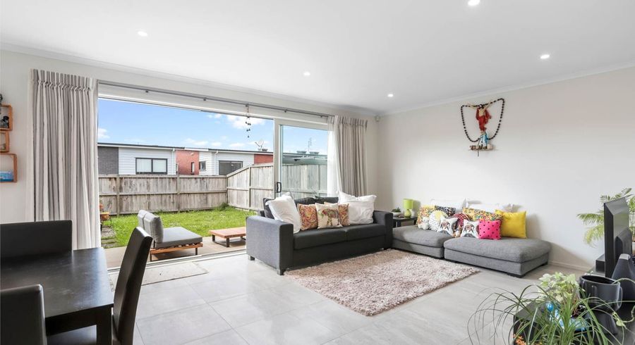 at 52 Vincent McGrath Crescent, Swanson, Waitakere City, Auckland