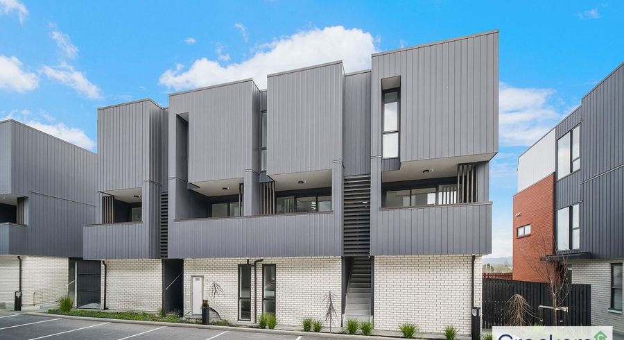  at 4 Treasure Lane, Te Atatu South, Waitakere City, Auckland