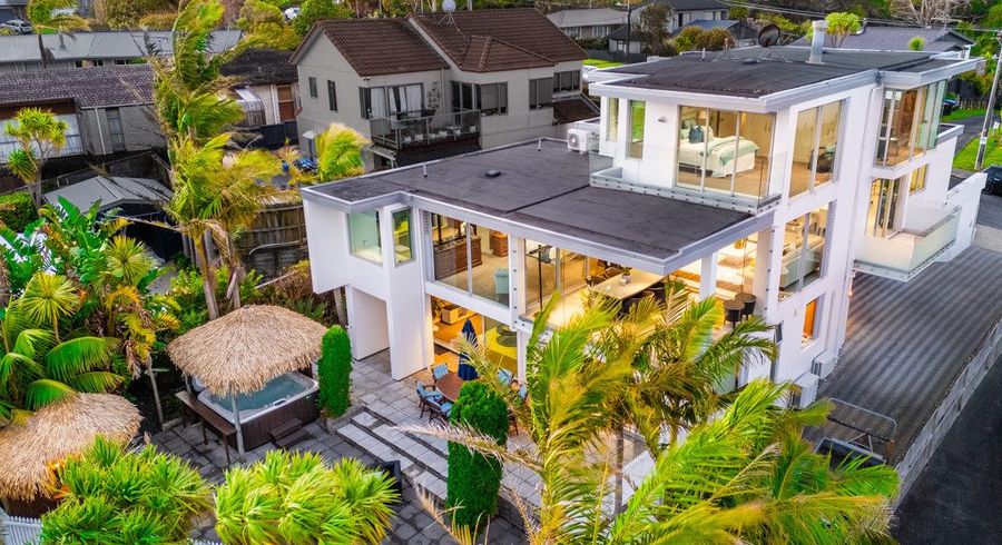  at 11 Hoskins Avenue, Hillsborough, Auckland City, Auckland