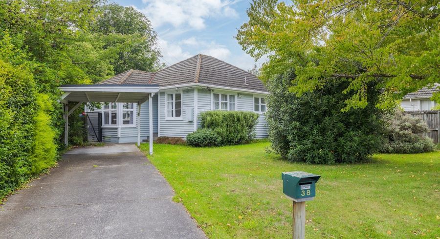  at 38 Hollyford Avenue, Bryndwr, Christchurch City, Canterbury