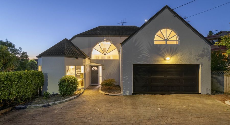 at 992 Beach Road, Torbay, North Shore City, Auckland