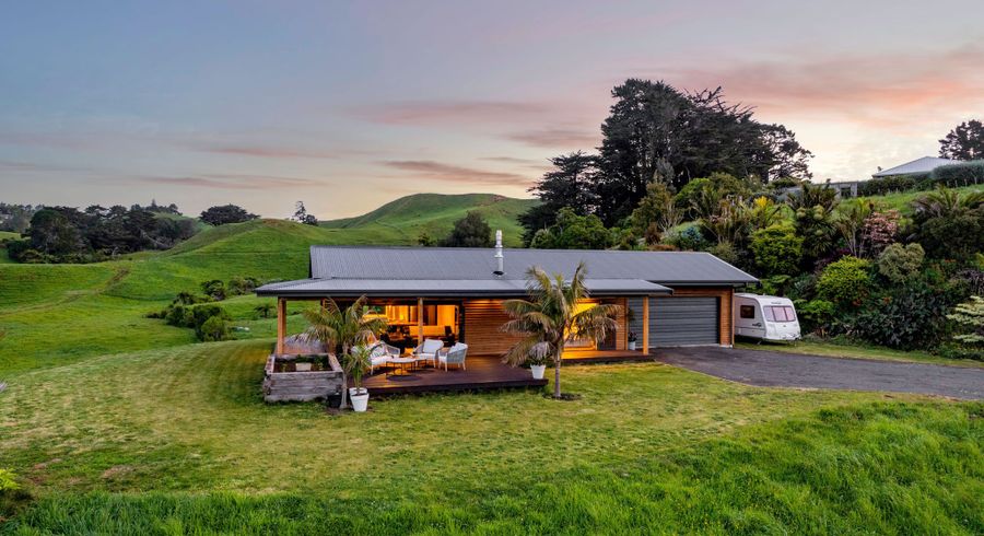  at 165 Sealy Road, Omata, New Plymouth, Taranaki