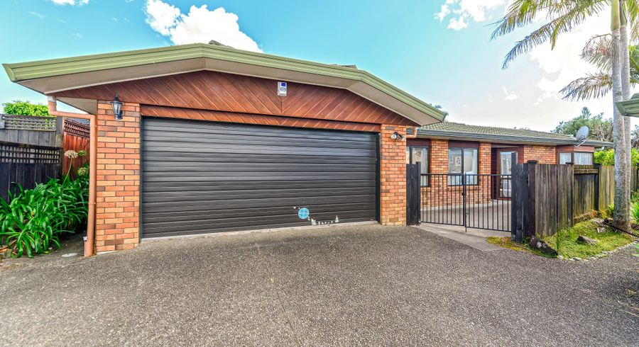  at 1/11 Javelin Place, West Harbour, Auckland