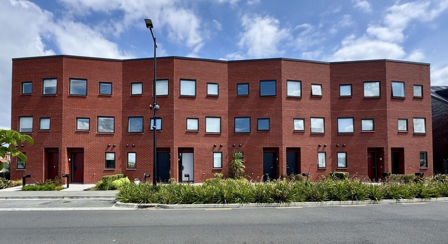  at 25 Erina Road, Wiri, Auckland